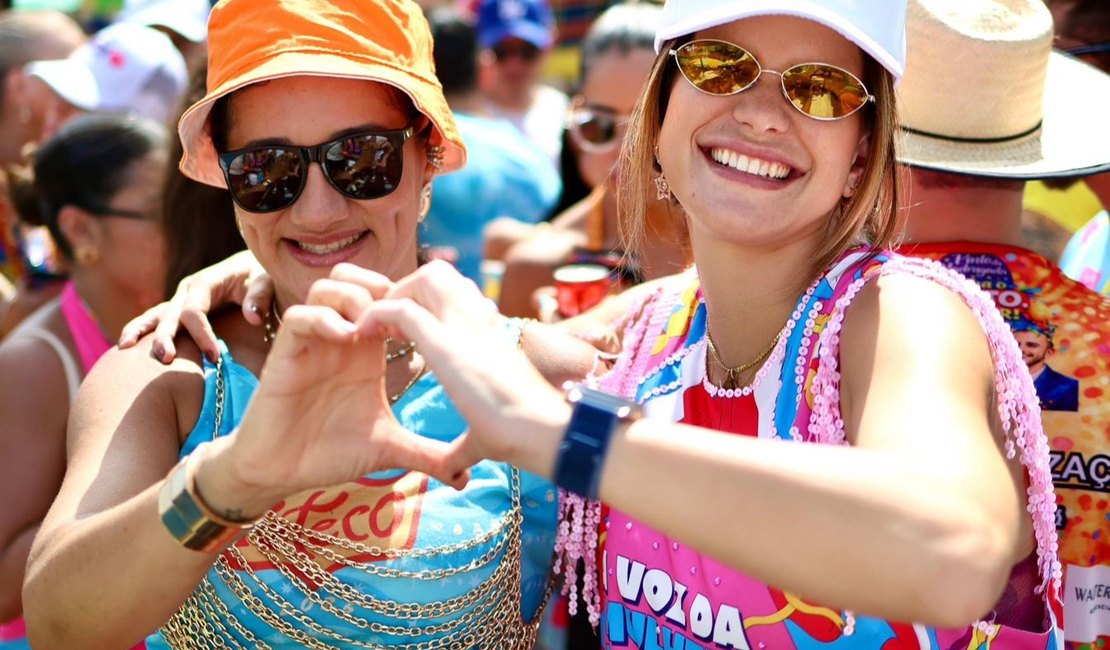 Prefeita Ceci participa das prévias carnavalescas de Maceió e destaca respeito às mulheres no carnaval
