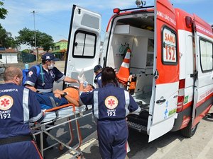 Jovem é alvo de tiros e é atingido na cabeça no bairro do Jacintinho