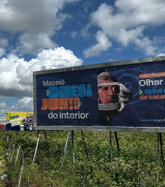 Outdoor com programa de JHC em Maceió é visto em Arapiraca