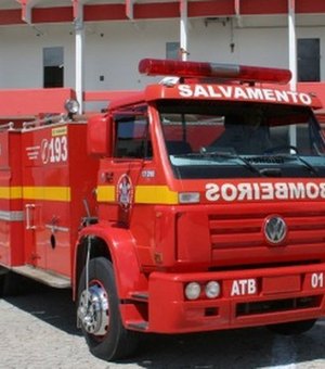 Mulher de 53 anos sofre queimaduras no corpo após incêndio no Jardim Petrópolis 2
