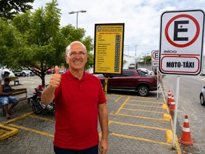 Ação do prefeito Ronaldo Lopes reduz pela metade taxas anuais para taxistas e mototaxistas de Penedo