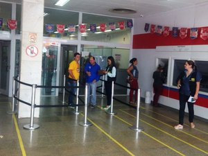 Agências bancárias desrespeitam portadores de necessidades especiais