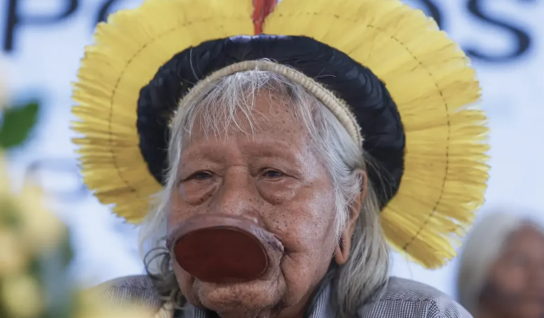 Cacique Raoni apresenta melhora, mas continua internado na UTI