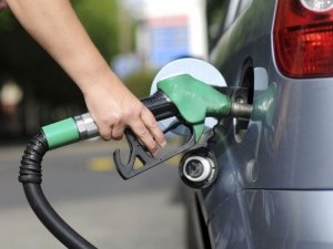 Preço da gasolina cai na semana após 5 altas seguidas, diz ANP