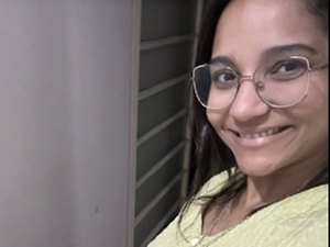 Mulher viraliza ao mostrar que esteve grávida de 2014 a 2025