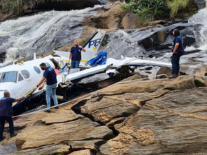 FAB coleta amostra de combustível que abasteceu avião de Marília Mendonça