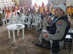 Militar do 3º BPM ministra palestra sobre trânsito em evento de Mineradora no Agreste