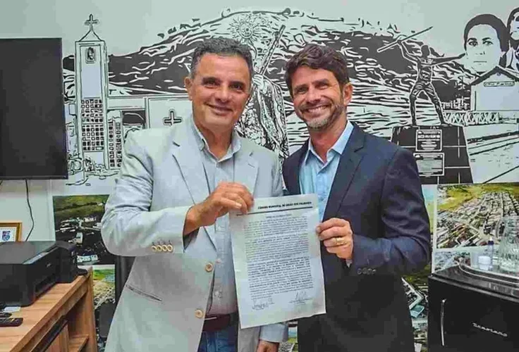 Prefeito de União dos Palmares, Júnior Menezes demite secretária indicada por Kil Freitas