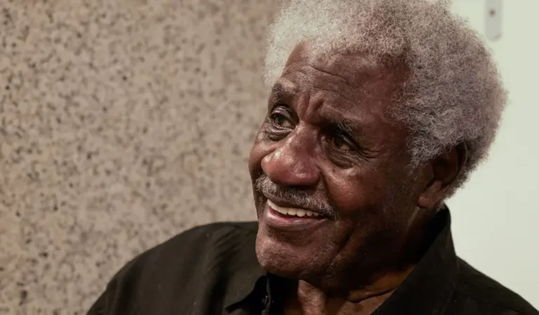 Tony Tornado sobre ver mais negros na TV: 'Da vontade de chorar'