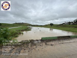 Após dias de chuva, nível do rio Jacuípe cai para 313 cm e fica estável