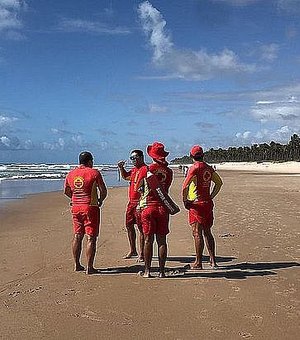 Bombeiros resgatam três pessoas vítimas de afogamento em Marechal Deodoro