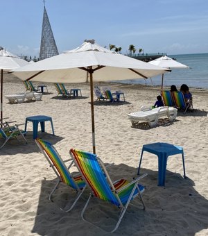 Cobranças abusivas de ambulantes em praias de AL geram denúncias e revolta da população