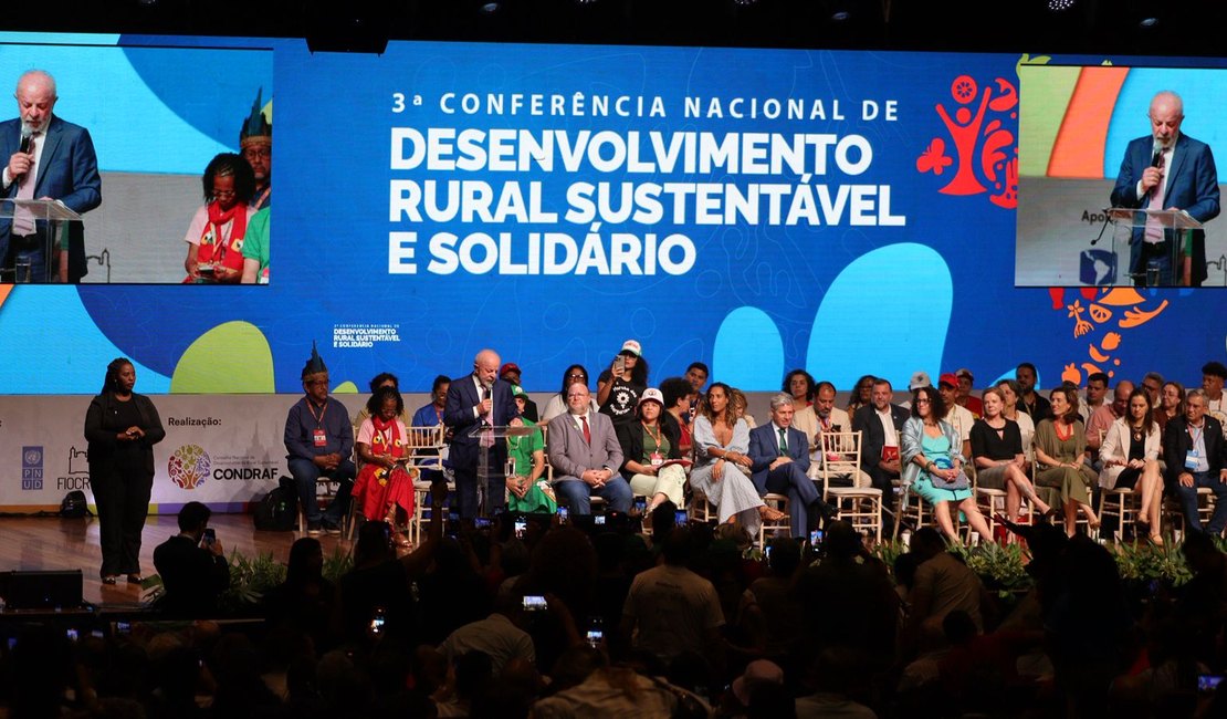 Lula entrega título histórico para quilombolas de Palmeira dos Índios