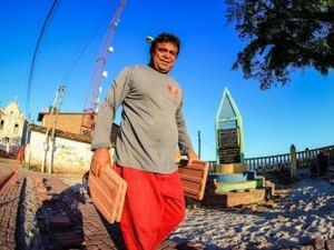 Ipioca: mirante, praça e quadra de esportes são revitalizados