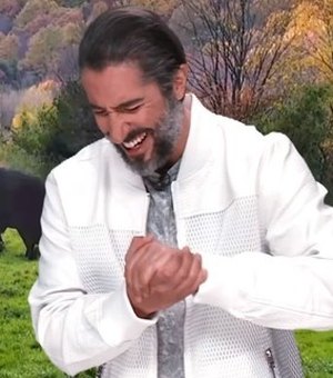 Marcos Mion tira sarro de Roberto Justus em vídeo promocional de A Fazenda