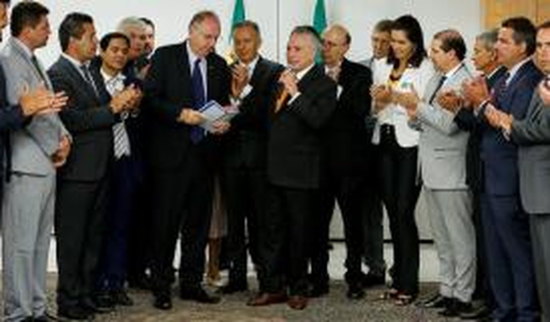 Temer anuncia liberação de R$ 2 bilhões para os municípios do país