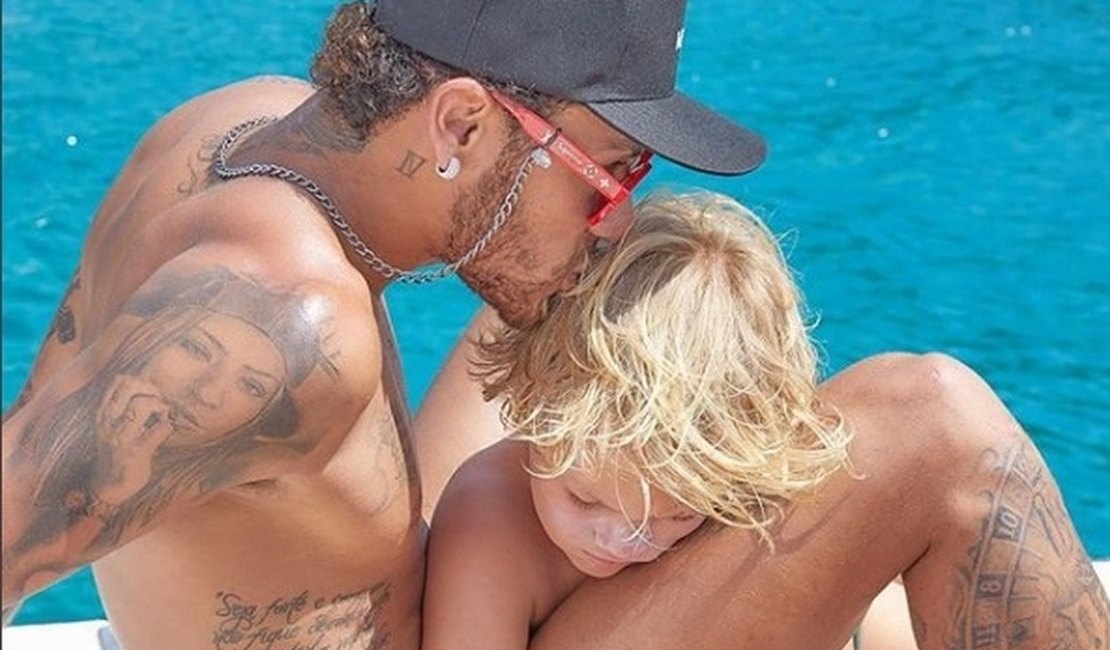 Neymar comenta clique da ex com o filho: “Parece o pai”