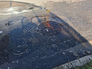 Moradores denunciam vazamento de água na Jatiúca; este é o 2º caso na semana