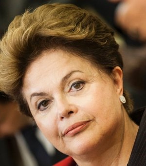 Parecer favorável ao impeachment de Dilma é aprovado na Câmara