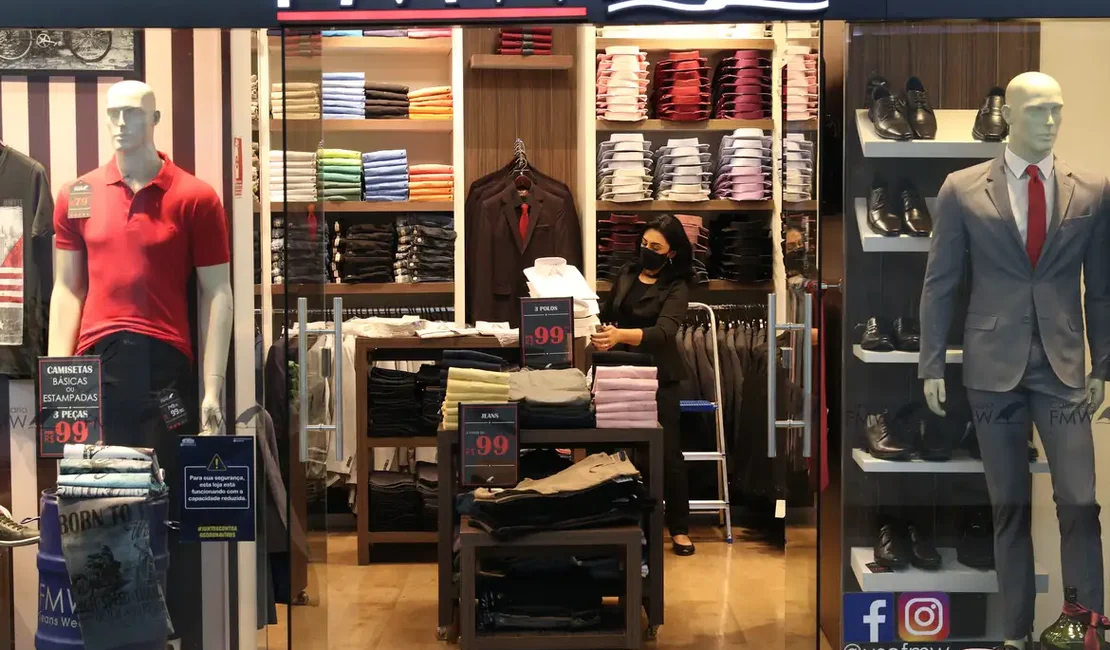 Entenda os direitos do consumidor para trocas de presentes de Natal