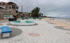 Praça dos Idosos fica na orla marítima de Maragogi e necessita ser reformada