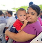 Moradores de comunidades à margem da lagoa comemoram mudança de vida