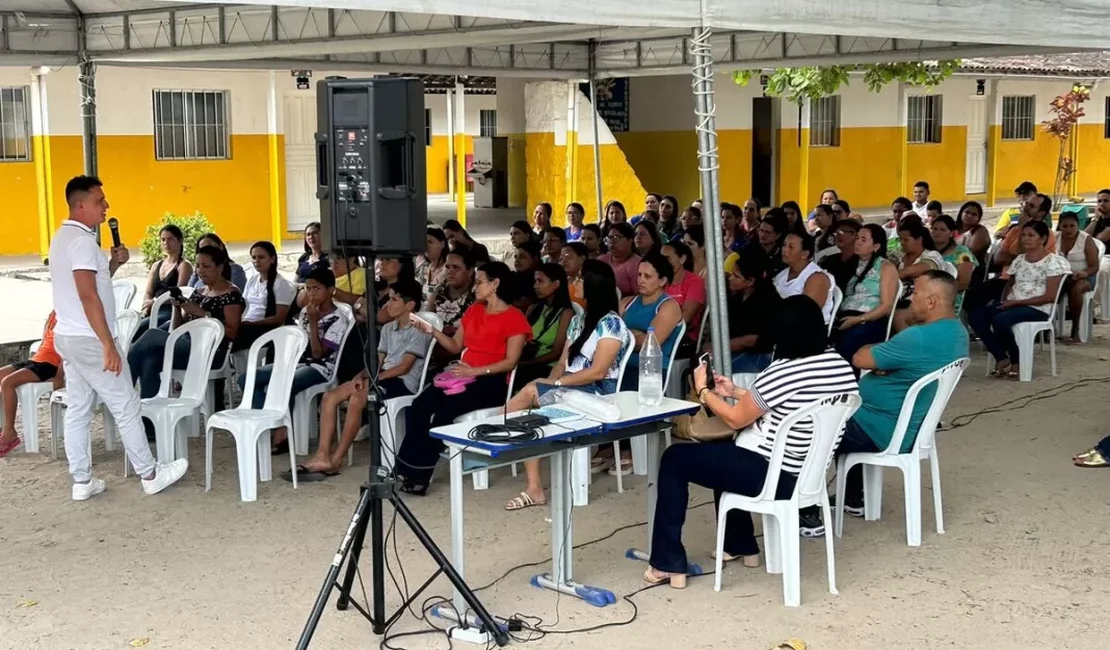 Prefeitura de Penedo dialoga com comunidade escolar sobre investimentos em unidade de ensino da zona rural