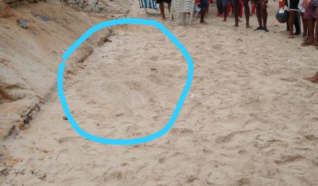 Corpo sem identificação é encontrado enterrado em praia do Francês 