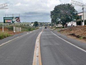 Trecho da AL-220 será interditado para a fixação de pórtico de Arapiraca