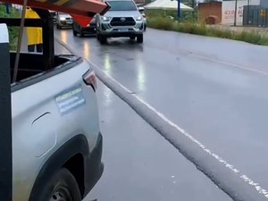 Engavetamento com carro da Equatorial e outros três veículos complica trânsito na AL-110