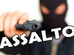 Homens armados invadem residência, roubam motocicleta, dinheiro, documentos e espanca morador em Messias