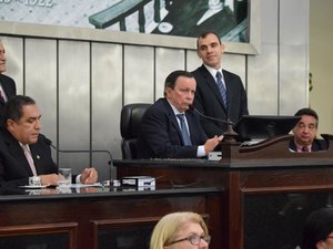 Projeto que institui bolsa de qualificação para agentes penitenciários é aprovado na ALE
