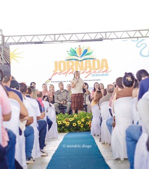 Prefeita Tia Júlia prestigia segundo dia da Jornada Pedagógica da Educação
