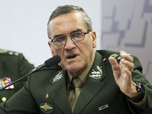 General diz que banalização da corrupção é ameaça à democracia