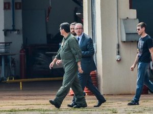 Moro bloqueia carros de luxo de mulher e de filha de Cunha