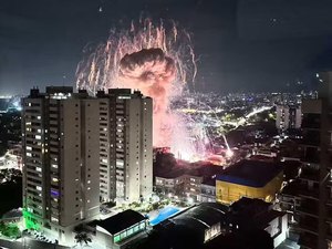 Explosão em depósito clandestino de fogos deixa um morto, 10 feridos e 21 casas afetadas em SP