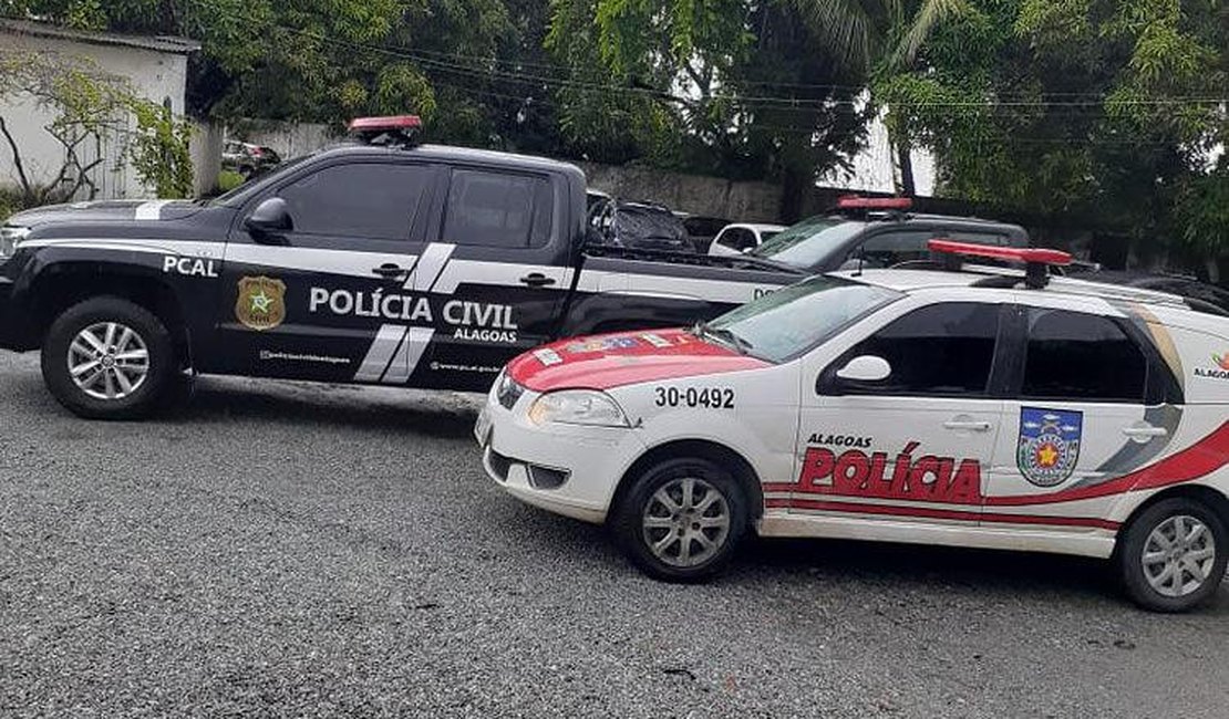 Operação policial apreende armas em grota do Benedito Bentes, em Maceió