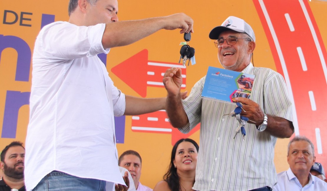Igaci recebe três veículos de grande porte do governador Renan Filho