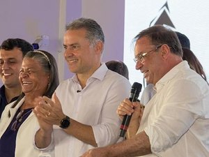 Diplomata, Luciano Barbosa recebe Renan Filho em Arapiraca