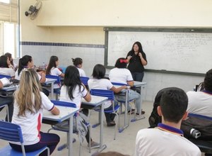 Luciano Barbosa anuncia data de pagamento do rateio do Fundeb para professores