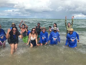 Grupo de Idosos de Lagoa da Canoa participa de viagem às Dunas de Marapé