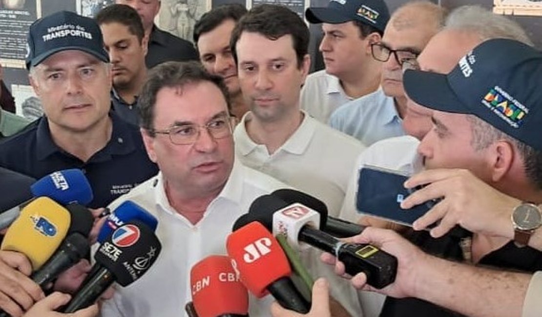 Prefeito Luciano autoriza pavimentação das obras do estacionamento do Teatro Municipal e do Centro de Convenções