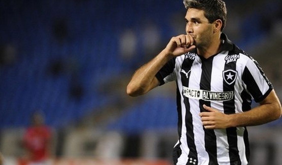 Renovação de Navarro complica, e Botafogo estuda manter Ronaldo