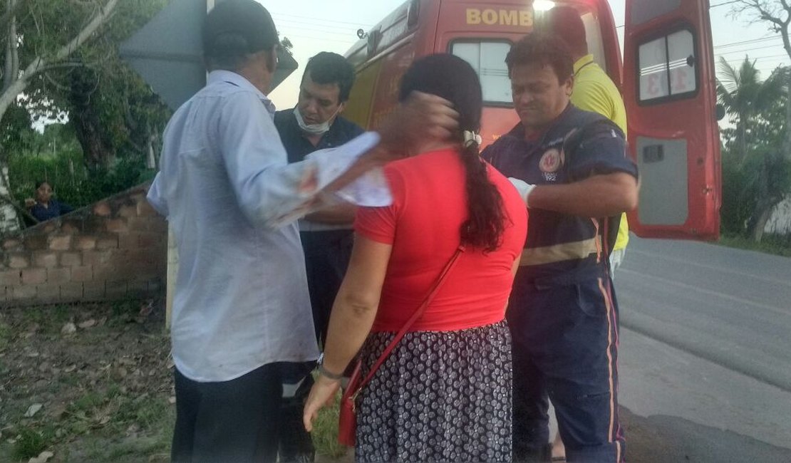Casal fica ferido em colisão entre moto e animal na AL-110, em Arapiraca