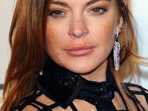 Transmissão ao vivo de Lindsay Lohan termina de forma violenta