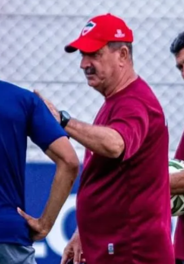 Jogadores do CSE paralisam treinos por atraso de salários em Palmeira dos Índios