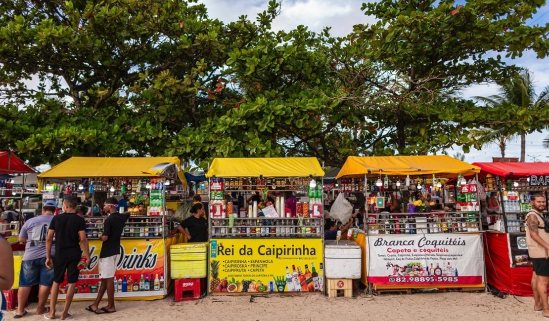 Prefeitura anuncia datas de entrega dos alvarás para ambulantes do Massayó Verão