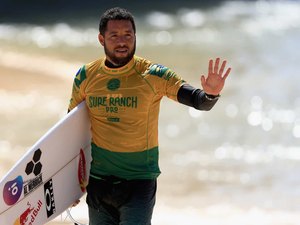 Após lesão, Mineirinho se vê fora da briga por vaga olímpica no surfe