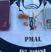 Mulher é presa com crack e admite tráfico de drogas no município de Piranhas