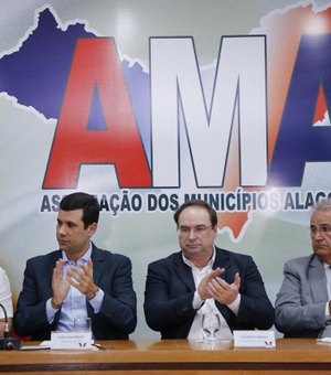 Renan Filho garante a prefeitos fazer investimentos superiores neste 2º mandato